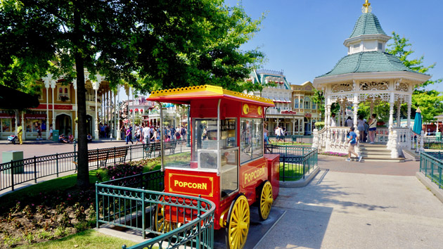 Town Square in Main Street, U.S.A. at Disneyland Park, Disneyland Paris