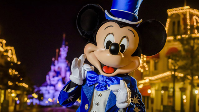 Mickey presents "Happy Anniversary Disneyland Paris"