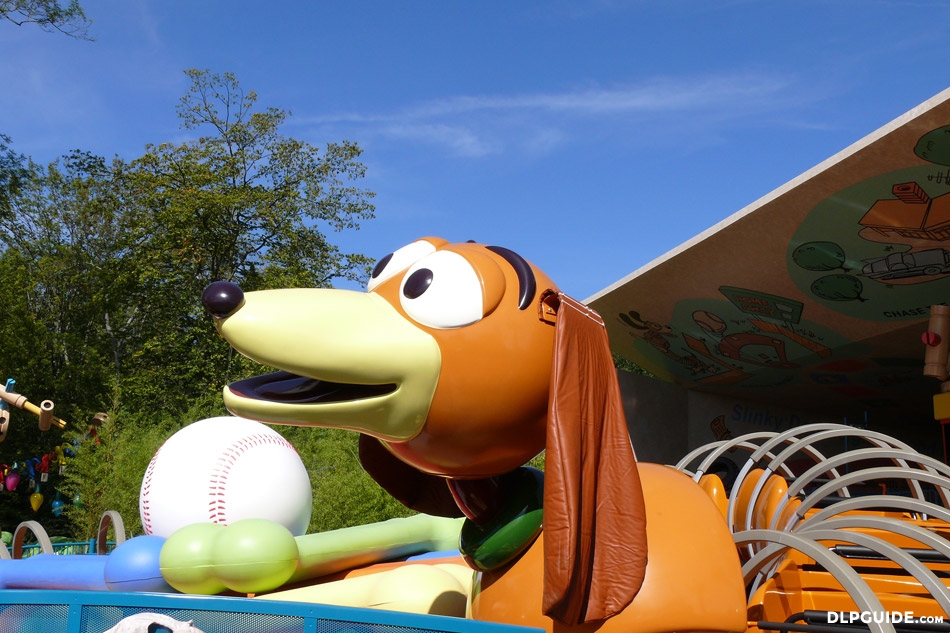 SLINKY DOG ZIG ZAG SPIN TOY STORY LAND DISNEYLAND PARIS ❤️ 🥰  #isidroaventuras 