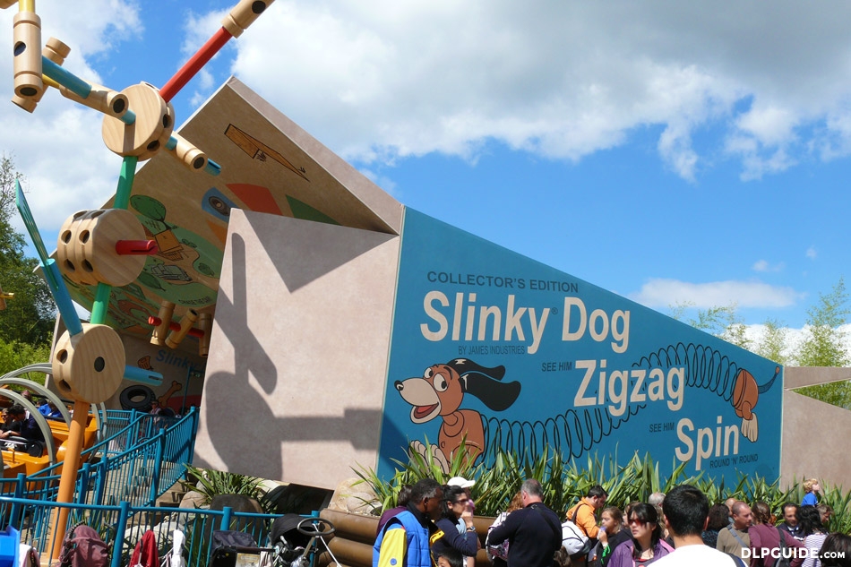 SLINKY DOG ZIG ZAG SPIN TOY STORY LAND DISNEYLAND PARIS ❤️ 🥰  #isidroaventuras 