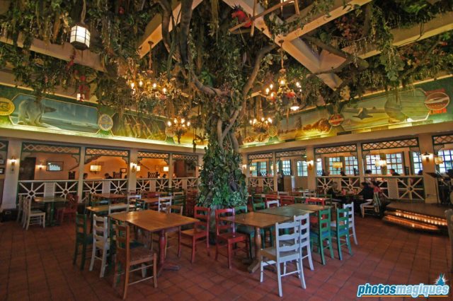 Colonel Hathi's Pizza Outpost, Adventureland, Disneyland Paris restaurant