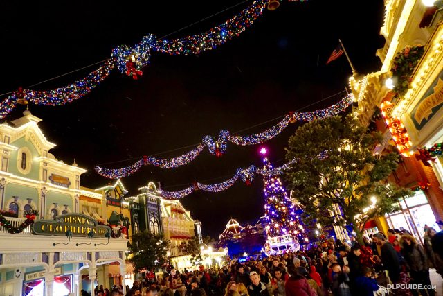 Your Guide to Christmas at Disneyland Paris + 4 Brand New Videos!