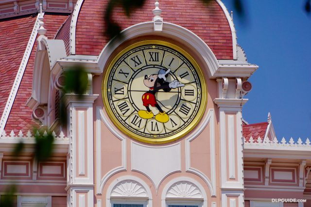 Mickey Mouse clock at Disneyland Hotel, Disneyland Paris