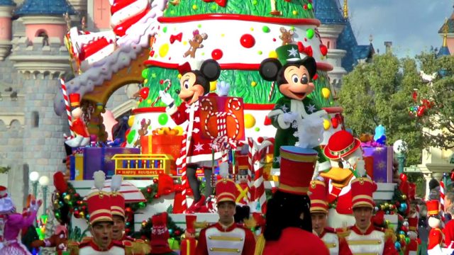 Disney's Christmas Parade Disneyland Paris Video