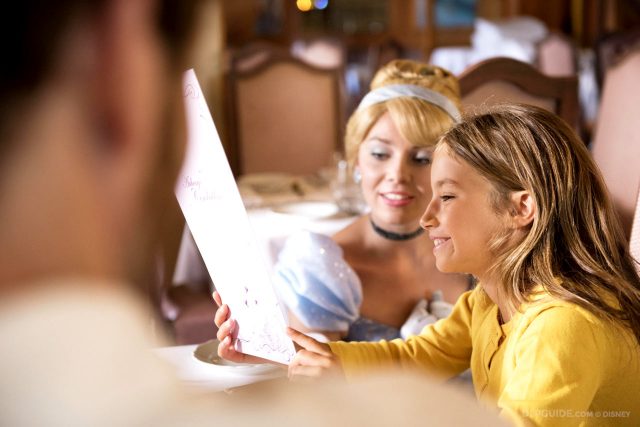 Cinderella meeting during breakfast